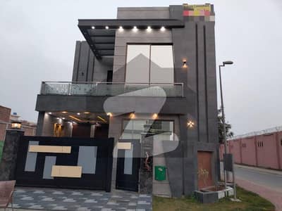 بحریہ ٹاؤن نشتر بلاک بحریہ ٹاؤن سیکٹر ای,بحریہ ٹاؤن,لاہور میں 3 کمروں کا 5 مرلہ مکان 2.75 کروڑ میں برائے فروخت۔