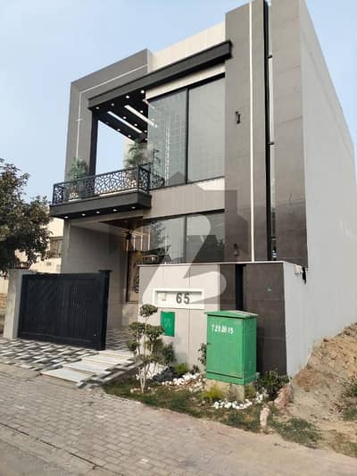 بحریہ ٹاؤن جناح بلاک بحریہ ٹاؤن سیکٹر ای,بحریہ ٹاؤن,لاہور میں 5 کمروں کا 5 مرلہ مکان 2.9 کروڑ میں برائے فروخت۔