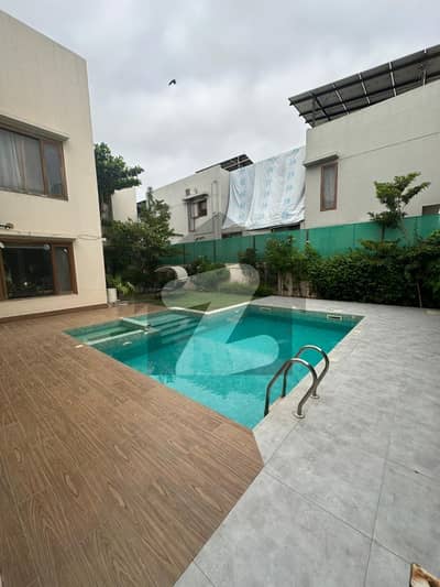 1000 Yards Slightly Use Bungalow For Sale