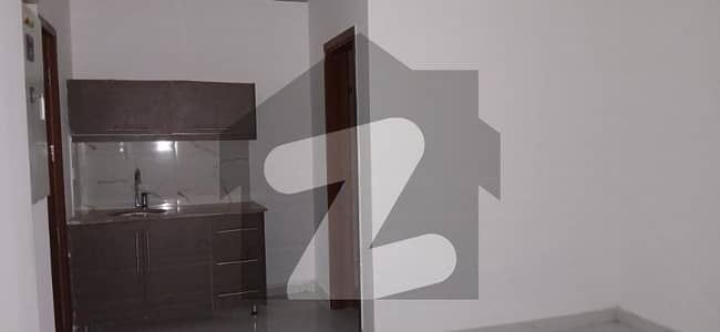 گرینڈ سکوئر مال مین بلیوارڈ گلبرگ,گلبرگ,لاہور میں 1 مرلہ دفتر 40.0 ہزار میں کرایہ پر دستیاب ہے۔