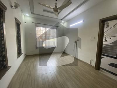 جی ۔ 13 اسلام آباد میں 1 کمرے کا 4 مرلہ بالائی پورشن 56.0 ہزار میں کرایہ پر دستیاب ہے۔