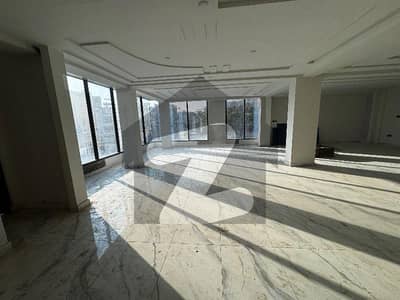 گلبرگ گرینز گلبرگ,اسلام آباد میں 16 مرلہ دفتر 5.5 لاکھ میں کرایہ پر دستیاب ہے۔