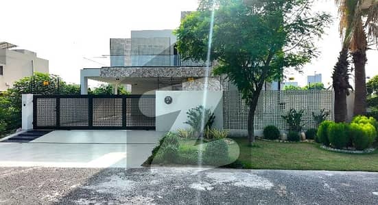 ڈی ایچ اے فیز 7 ڈیفنس (ڈی ایچ اے),لاہور میں 5 کمروں کا 1 کنال مکان 7.75 کروڑ میں برائے فروخت۔