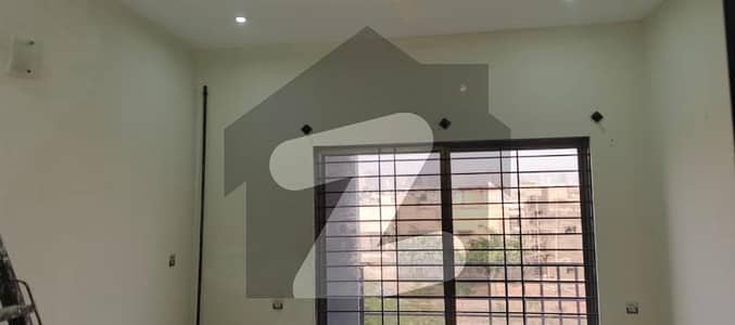 Upper Portion Of 10 Marla In Bahria Town Phase 8 Is Available