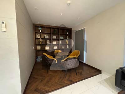 ڈی ایچ اے فیز 8 ڈیفنس (ڈی ایچ اے),لاہور میں 8 مرلہ دفتر 2.15 لاکھ میں کرایہ پر دستیاب ہے۔