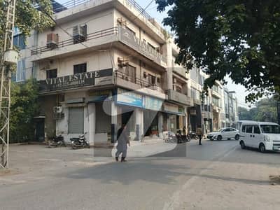 ڈی ایچ اے فیز 3 - بلاک وائے فیز 3,ڈیفنس (ڈی ایچ اے),لاہور میں 4 مرلہ دکان 3.0 لاکھ میں کرایہ پر دستیاب ہے۔