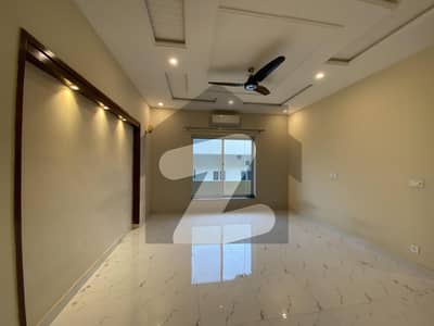 جی ۔ 13 اسلام آباد میں 6 کمروں کا 10 مرلہ مکان 2.5 لاکھ میں کرایہ پر دستیاب ہے۔