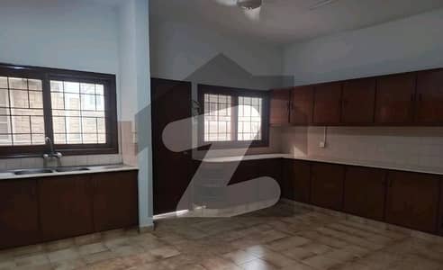 ڈی ایچ اے فیز 8 ڈی ایچ اے ڈیفینس,کراچی میں 5 کمروں کا 1 کنال مکان 8.0 لاکھ میں کرایہ پر دستیاب ہے۔