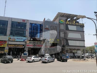 Residential Plot For Grabs In 10 Marla Lahore