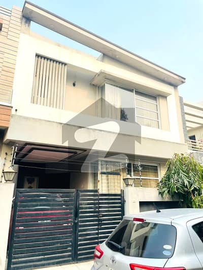 5 Marla Slightly Used Luxury Ultra Modern Design Most Beautiful House For Sale At Prime Location Of DHA Lahore Near To Park Masjid & Commercial Market