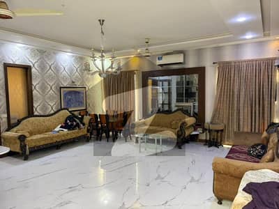 ڈی ایچ اے فیز 6 - بلاک سی فیز 6,ڈیفنس (ڈی ایچ اے),لاہور میں 5 کمروں کا 1 کنال مکان 10.75 کروڑ میں برائے فروخت۔