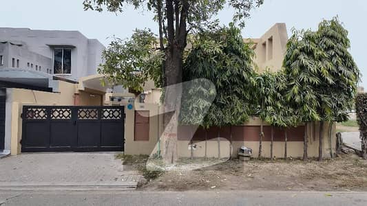 ایڈن ایوینیو ایڈن,لاہور میں 3 کمروں کا 10 مرلہ مکان 3.25 کروڑ میں برائے فروخت۔