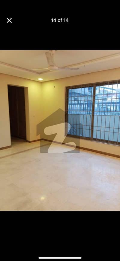 جی ۔ 13 اسلام آباد میں 10 کمروں کا 14 مرلہ مکان 3.6 لاکھ میں کرایہ پر دستیاب ہے۔