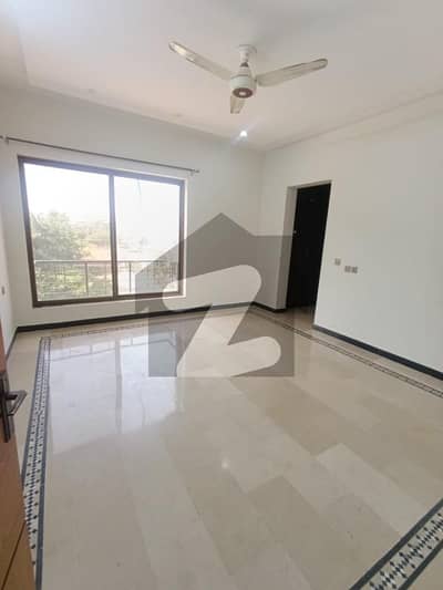 کارساز ولاز ڈی ۔ 12,اسلام آباد میں 4 کمروں کا 1 کنال بالائی پورشن 1.05 لاکھ میں کرایہ پر دستیاب ہے۔