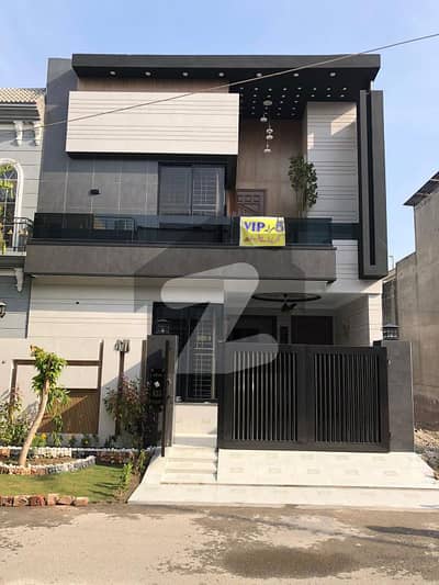 پارک ویو سٹی - ٹیولپ بلاک پارک ویو سٹی,لاہور میں 4 کمروں کا 5 مرلہ مکان 2.35 کروڑ میں برائے فروخت۔