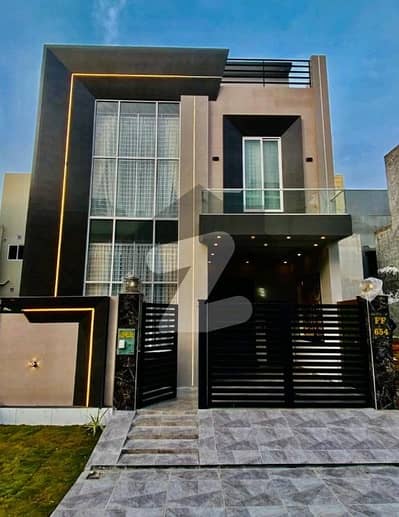 سٹی ہاؤسنگ سوسائٹی گوجرانوالہ میں 4 کمروں کا 5 مرلہ مکان 2.1 کروڑ میں برائے فروخت۔