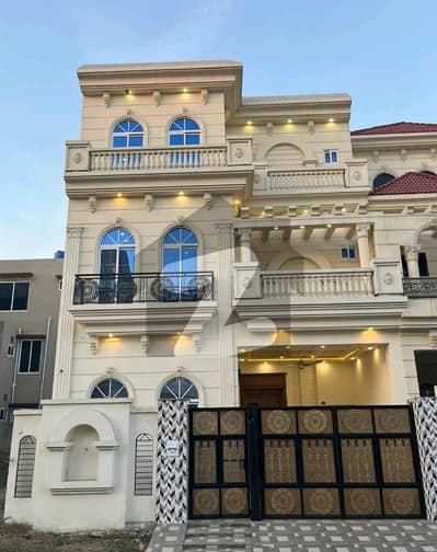 سٹی ہاؤسنگ سوسائٹی گوجرانوالہ میں 4 کمروں کا 5 مرلہ مکان 1.95 کروڑ میں برائے فروخت۔