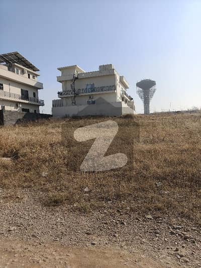 B BLOCK KANAL PLOT HEIGHT AND SOLID LAND NEAR MAIN ROAD