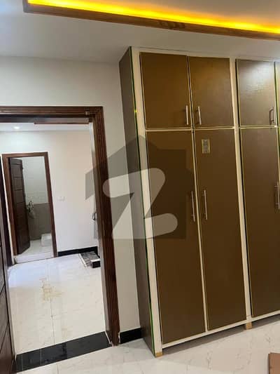 جی ۔ 10 اسلام آباد میں 5 کمروں کا 7 مرلہ مکان 6.7 کروڑ میں برائے فروخت۔