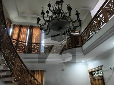 مصطفیٰ ٹاؤن لاہور میں 5 کمروں کا 1 کنال مکان 3.5 لاکھ میں کرایہ پر دستیاب ہے۔