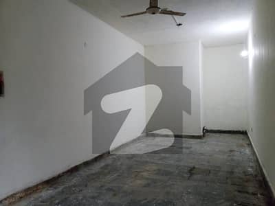 نواب ٹاؤن لاہور میں 1 مرلہ دکان 25.0 ہزار میں کرایہ پر دستیاب ہے۔