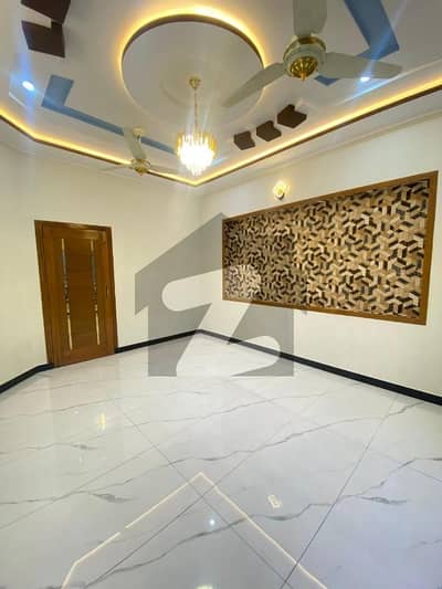 جناح گارڈنز فیز 1 جناح گارڈنز,ایف ای سی ایچ ایس,اسلام آباد میں 5 کمروں کا 7 مرلہ مکان 3.6 کروڑ میں برائے فروخت۔