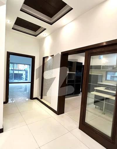 ڈی ایچ اے فیز 4 ڈیفنس (ڈی ایچ اے),لاہور میں 5 کمروں کا 1 کنال مکان 2.3 لاکھ میں کرایہ پر دستیاب ہے۔