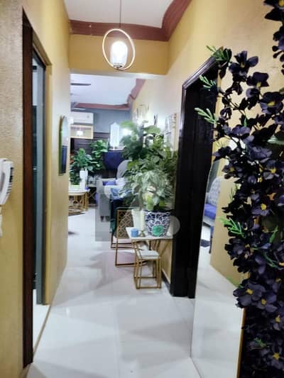 2 Bed Drawing Lounge Well Maintained for Sale