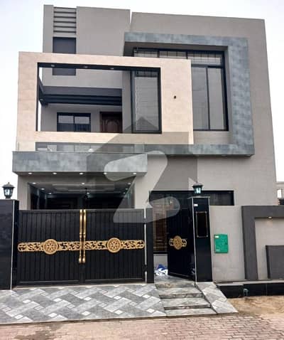 LUXURY HOUSE in BEST PRICE in Nishtar Block Extension.