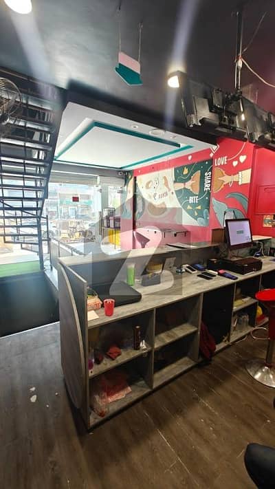 Five Star Food Street Showroom For Rent