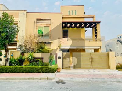 بحریہ آرچرڈ لاہور میں 5 کمروں کا 10 مرلہ مکان 2.65 کروڑ میں برائے فروخت۔