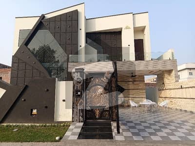 Ideally Located Main Double Road House Of 20 Marla Is Available For sale In Gujranwala