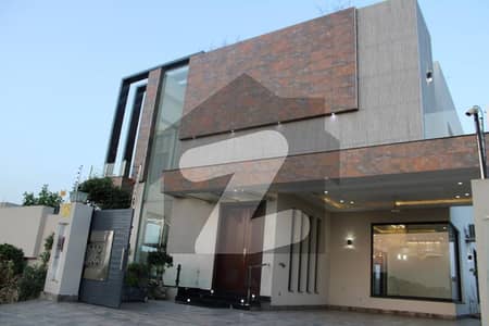 1 KANAL BEAUTIFUL HOUSE FOR RENT DHA PHASE 6