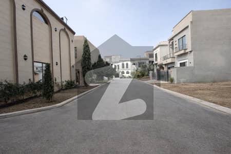 بحریہ ٹاؤن سیکٹرڈی بحریہ ٹاؤن,لاہور میں 5 مرلہ رہائشی پلاٹ 1.35 کروڑ میں برائے فروخت۔