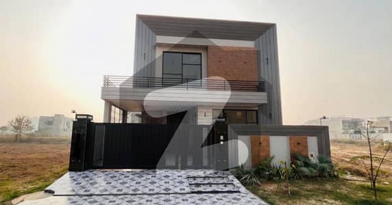 ڈی ایچ اے فیز 4 ڈیفنس (ڈی ایچ اے),لاہور میں 4 کمروں کا 9 مرلہ مکان 5.95 کروڑ میں برائے فروخت۔