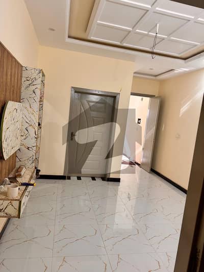 ایچ ۔ 13 اسلام آباد میں 4 کمروں کا 4 مرلہ مکان 1.6 کروڑ میں برائے فروخت۔