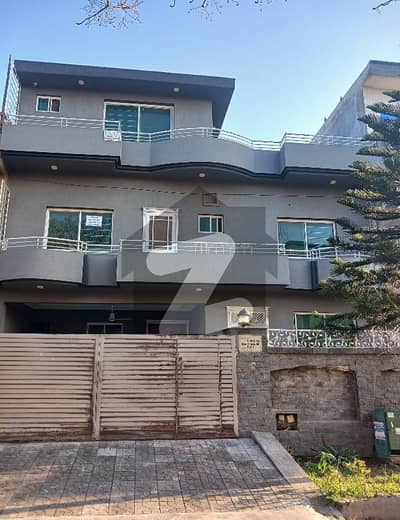 35x70 Beautifull House For Rent In G13