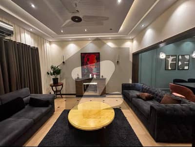 ڈی ایچ اے فیز 5 ڈیفنس (ڈی ایچ اے),لاہور میں 4 کمروں کا 10 مرلہ مکان 3.5 لاکھ میں کرایہ پر دستیاب ہے۔