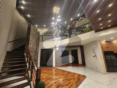 1 Kanal Designer Luxury House Available for Rent