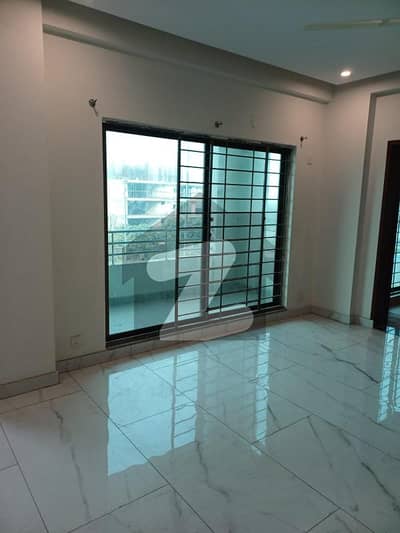 عسکری 10 - سیکٹر ایس عسکری 10,عسکری,لاہور میں 4 کمروں کا 12 مرلہ فلیٹ 5.0 کروڑ میں برائے فروخت۔