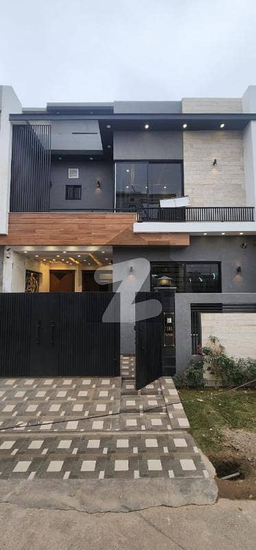 پارک ویو سٹی لاہور میں 3 کمروں کا 5 مرلہ مکان 1.4 کروڑ میں برائے فروخت۔