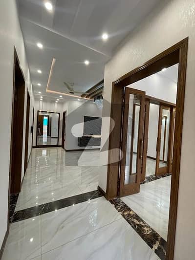 1 Kanal upper portion for rent
