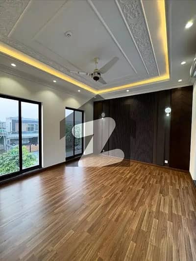 ڈی ایچ اے فیز 6 - بلاک بی فیز 6,ڈیفنس (ڈی ایچ اے),لاہور میں 2 کمروں کا 10 مرلہ بالائی پورشن 1.0 لاکھ میں کرایہ پر دستیاب ہے۔