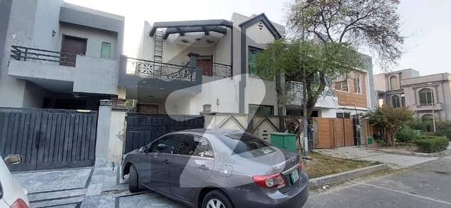 بحریہ ٹاؤن عمر بلاک بحریہ ٹاؤن سیکٹر B,بحریہ ٹاؤن,لاہور میں 3 کمروں کا 5 مرلہ مکان 1.7 کروڑ میں برائے فروخت۔