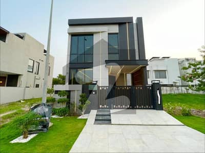 BEAUTIFULL BRAND NEW HOUSE FOR RENT IN DHA LAHORE