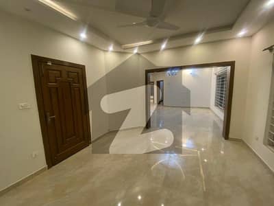 بحریہ گرینز۔ اوورسیز انکلیو - سیکٹر 7 بحریہ گرینز۔ اوورسیز انکلیو,بحریہ ٹاؤن فیز 8,بحریہ ٹاؤن راولپنڈی,راولپنڈی میں 5 کمروں کا 10 مرلہ مکان 1.4 لاکھ میں کرایہ پر دستیاب ہے۔