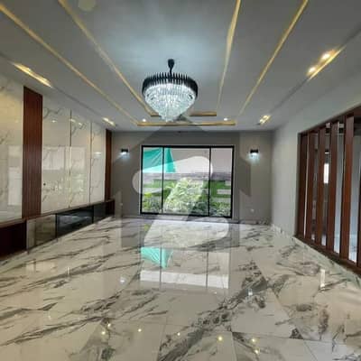 ڈی ایچ اے فیز 6 ڈیفنس (ڈی ایچ اے),لاہور میں 5 کمروں کا 1 کنال مکان 3.4 لاکھ میں کرایہ پر دستیاب ہے۔