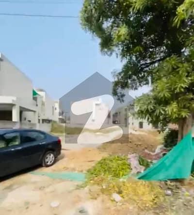 سوئی گیس سوسائٹی فیز 1 سوئی گیس ہاؤسنگ سوسائٹی,لاہور میں 1 کنال رہائشی پلاٹ 4.25 کروڑ میں برائے فروخت۔