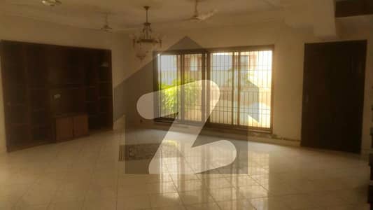 پی ای سی ایچ ایس بلاک 2 پی ای سی ایچ ایس,جمشید ٹاؤن,کراچی میں 11 کمروں کا 2 کنال مکان 28.0 کروڑ میں برائے فروخت۔