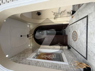 لیک سٹی میڈوز لاہور میں 5 کمروں کا 10 مرلہ مکان 4.35 کروڑ میں برائے فروخت۔